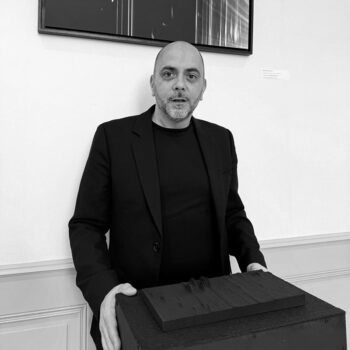 Pierre Bénard Ségu et sculpture de parfum noire sable